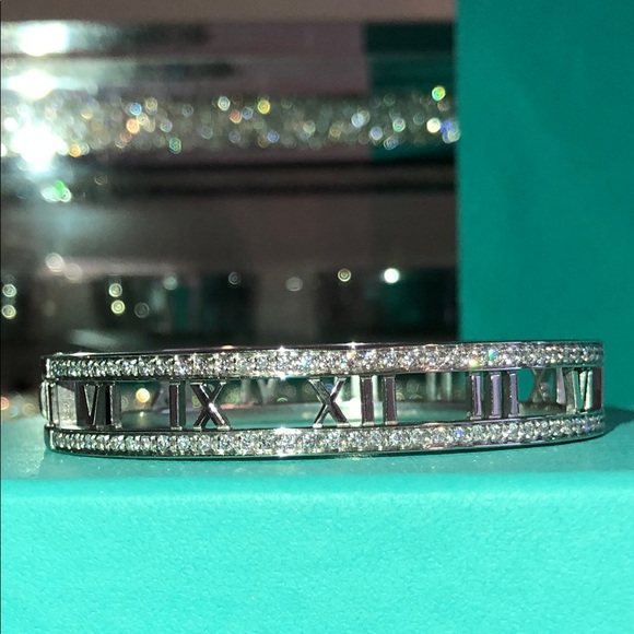SOLD Tiffany & Co Diamond Atlas Bangle - Picture 6 of 8